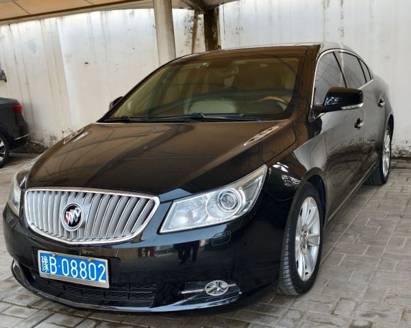 本田雅阁、别克君威、东风雪铁龙C4L三两小型轿车拍卖